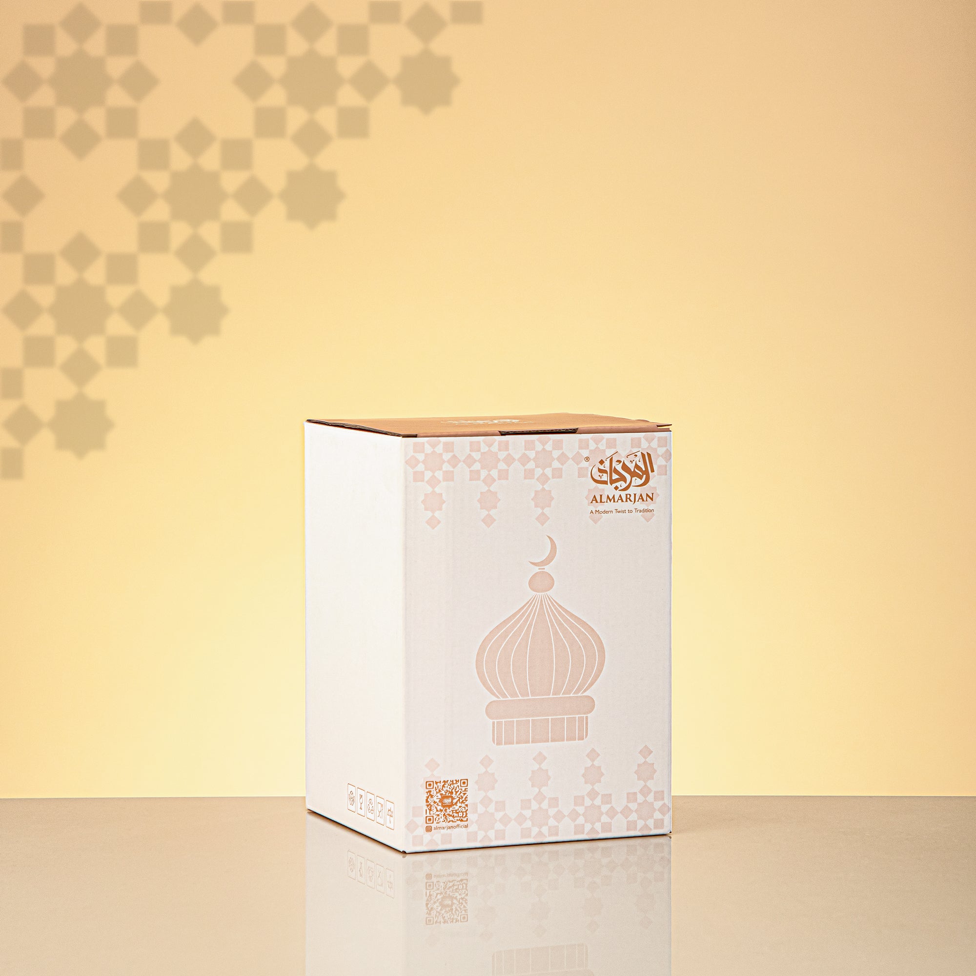 المرجان مئذنة زينة طاولة 17cm × 11cm عاجي مع خطوط ذهبية وهلال – Noor Al Layali