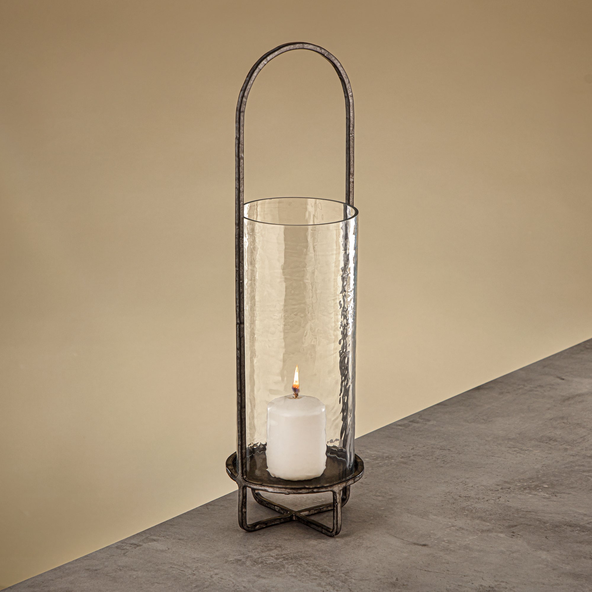 Almarjan Miles Hurricane Lantern Hammered Clear Glass 13.5x13.5x47 CM Vintage Silver Stand (GMT2960006)