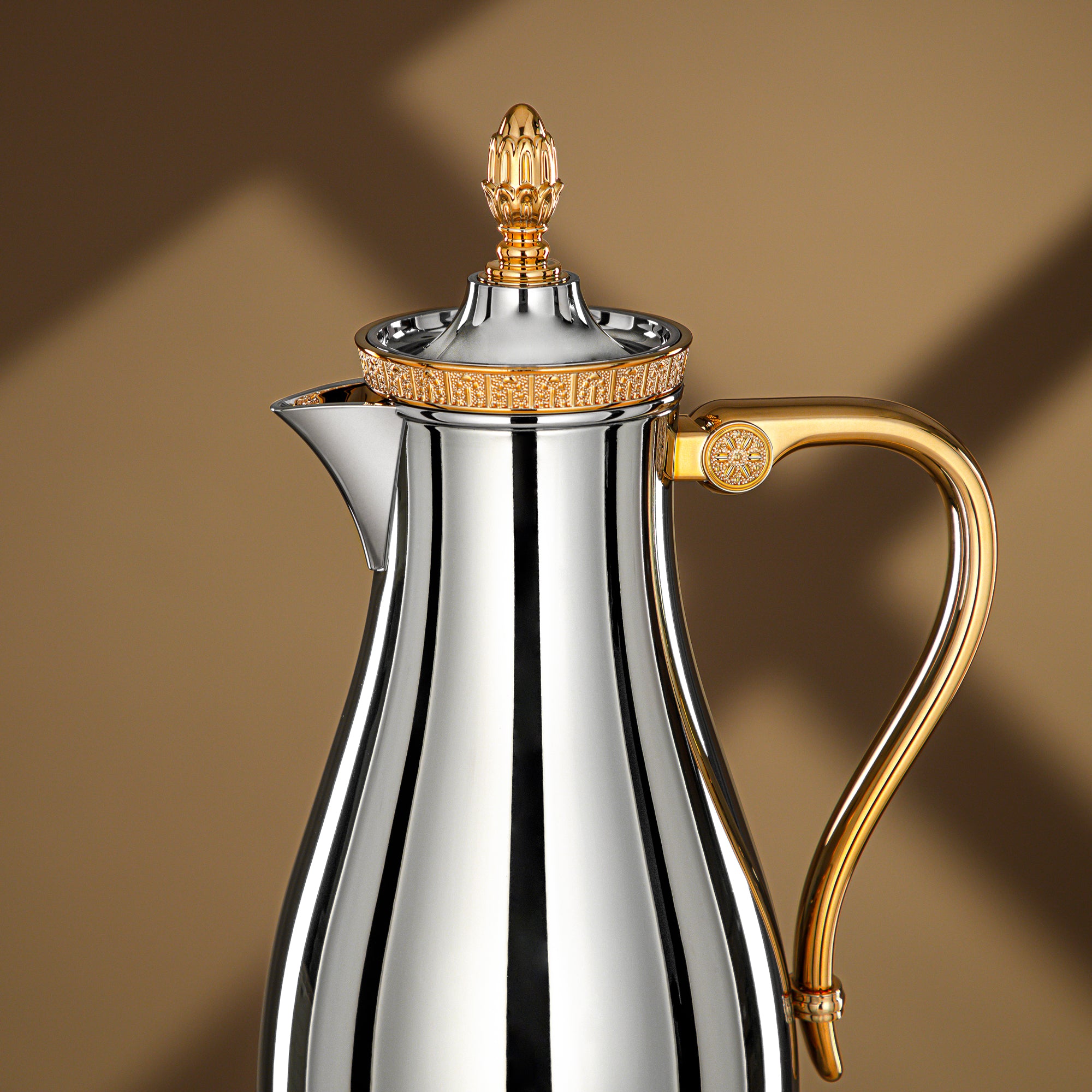 Almarjan Vacuum Flask Set 0.7L + 1L Silver & Gold