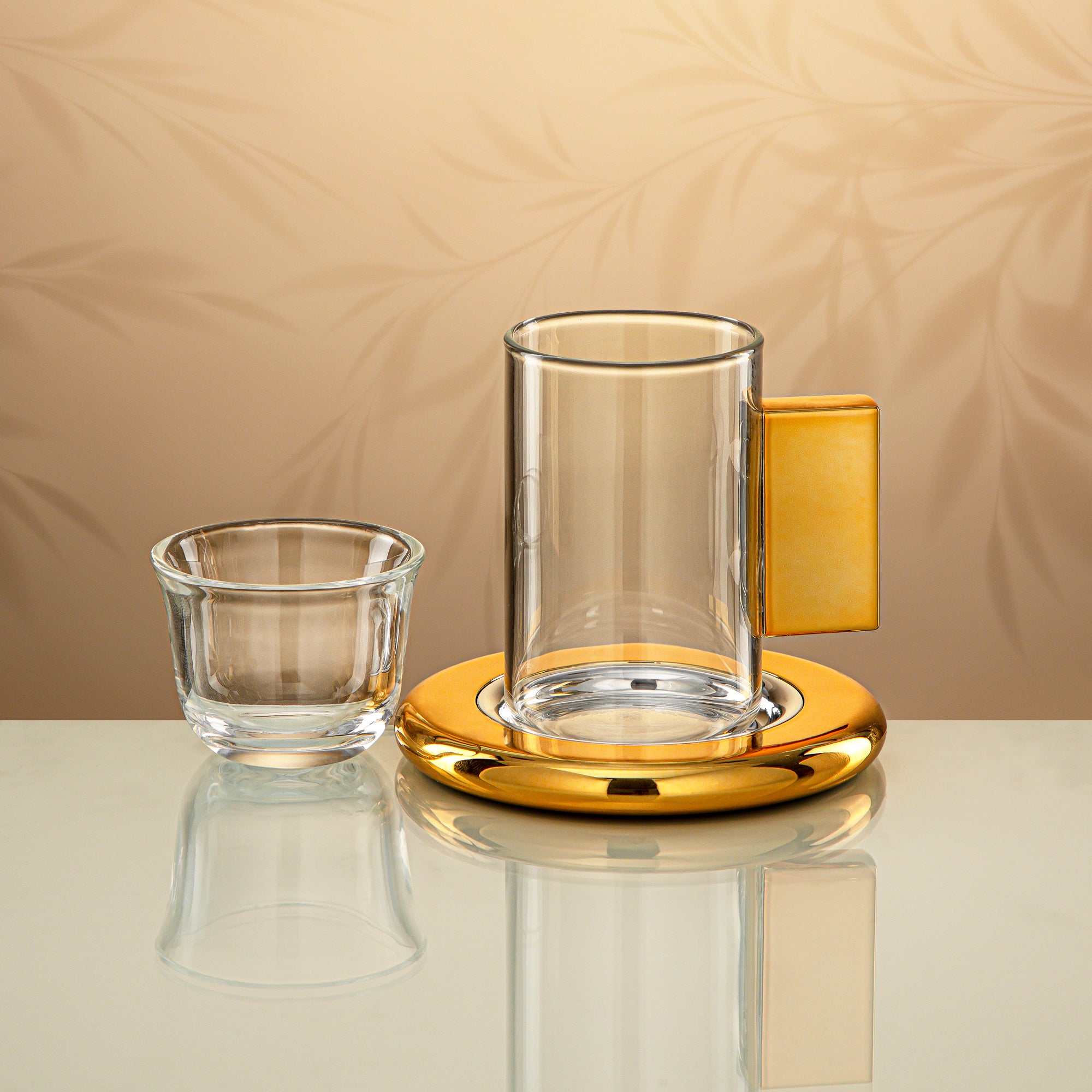 طقم شاي المرجان مكون من 18 قطعة شفاف مع لمسات ذهبية