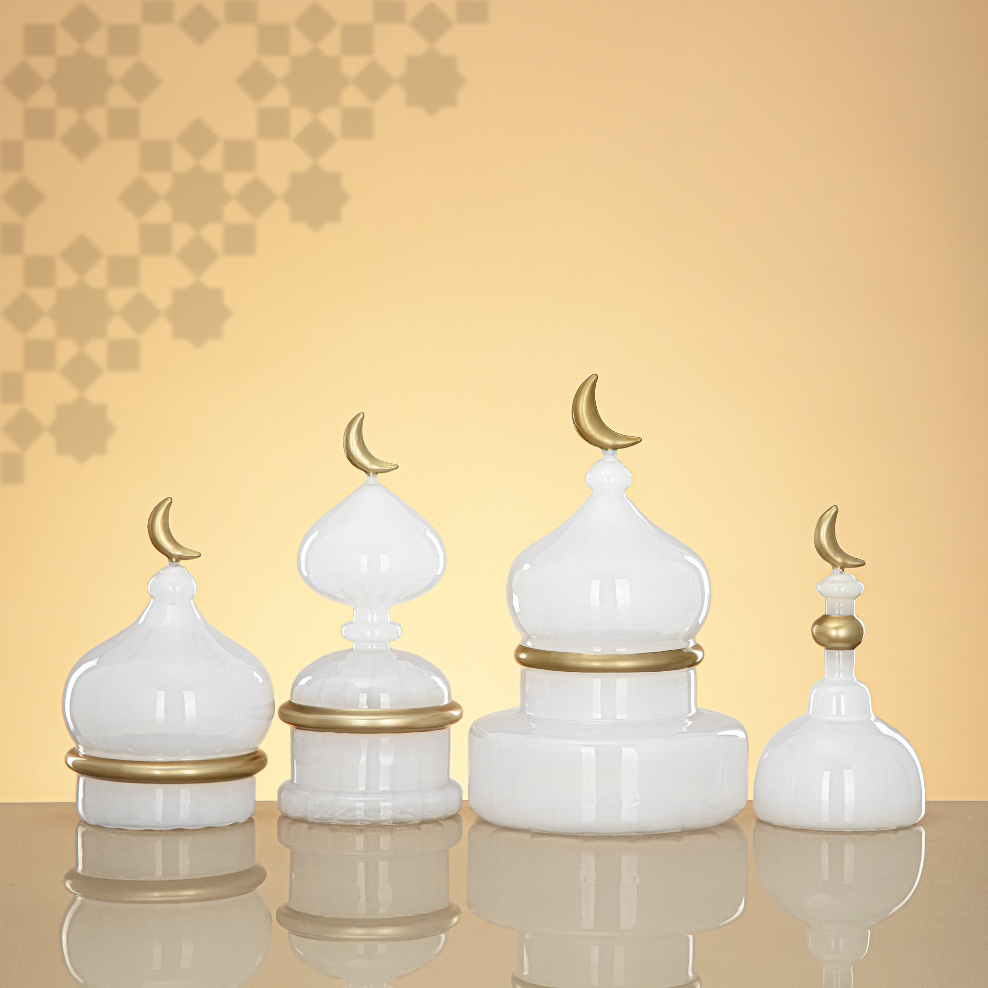 Almarjan Minaret Table Decoration 23cm x 15cm White with Golden Lines & Crescent Moon – Noor Al Layali